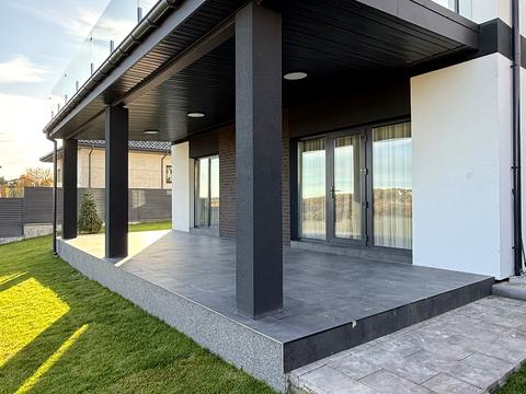 будинок за адресою Вишнева вул.