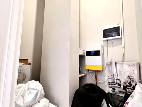 комерційна за адресою Салютна вул., 2к22