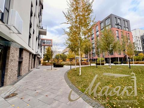 комерційна за адресою Салютна вул., 2к22