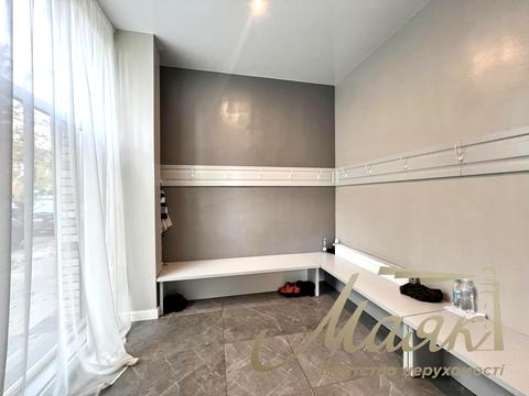 комерційна за адресою Салютна вул., 2к22