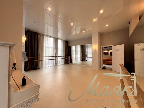 комерційна за адресою Салютна вул., 2к22