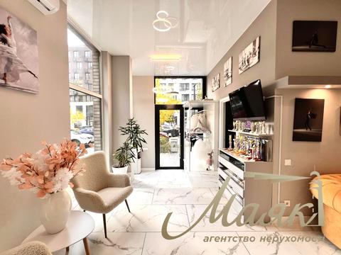 комерційна за адресою Салютна вул., 2к22