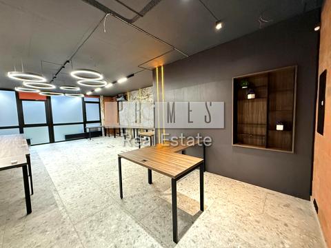 комерційна за адресою Джона Маккейна вул. (Івана Кудрі), 1