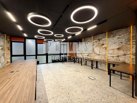 комерційна за адресою Джона Маккейна вул. (Івана Кудрі), 1