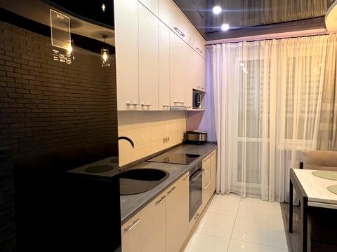 квартира за адресою Академіка Глушкова просп., 9-Д