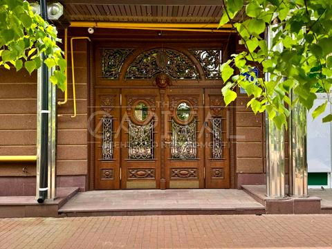 комерційна за адресою Оболонська набережна вул., 19