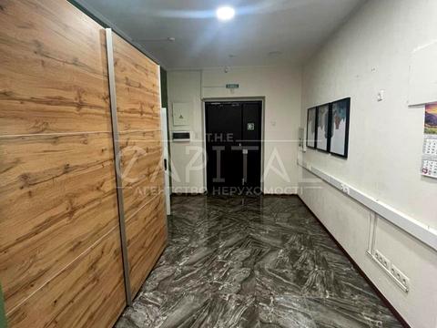 комерційна за адресою Січових Стрільців вул. (Артема), 77