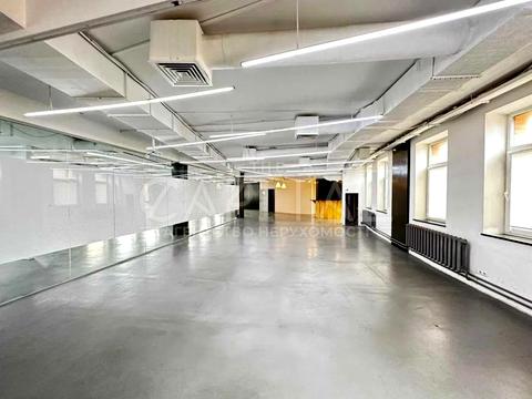 комерційна за адресою Лесі Українки бульв., 23