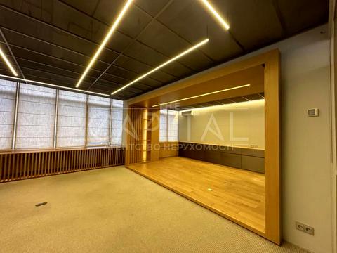 коммерческая по адресу Верхній Вал ул., 2