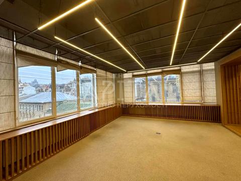 коммерческая по адресу Верхній Вал ул., 2