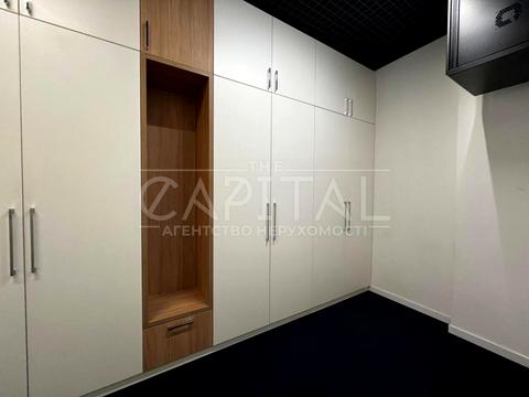 комерційна за адресою Київ, Лаврська вул. (Січневого Повстання), 2