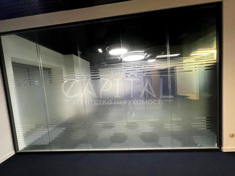 комерційна за адресою Київ, Лаврська вул. (Січневого Повстання), 2