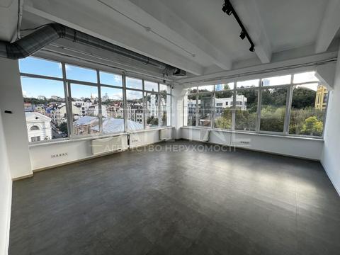 коммерческая по адресу Верхній Вал ул., 4