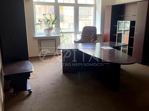 комерційна за адресою Панаса Мирного вул., 16/13