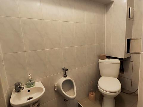 комерційна за адресою Рейтарська вул., 26