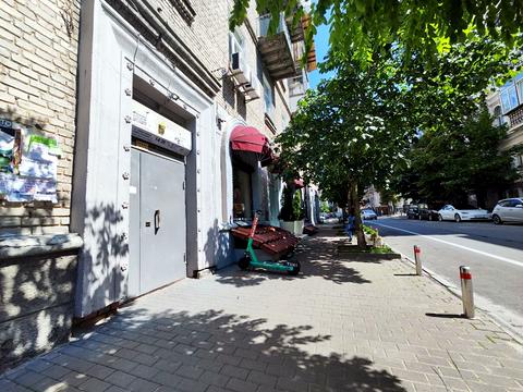 комерційна за адресою Рейтарська вул., 26