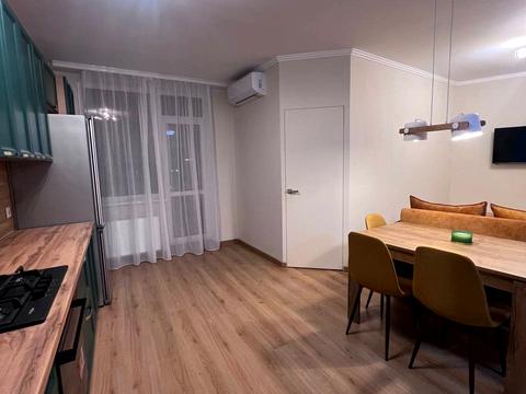 квартира за адресою Героїв Небесної Сотні просп., 16/10