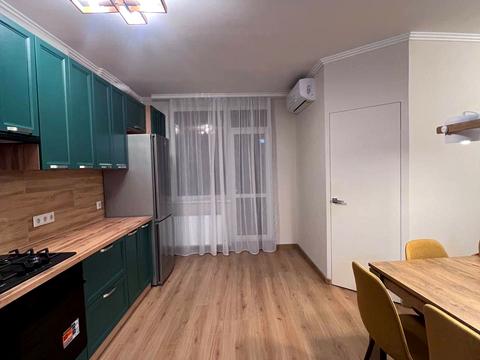 квартира за адресою Героїв Небесної Сотні просп., 16/10