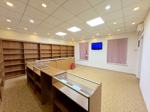 комерційна за адресою Дерибасівська вул., 16