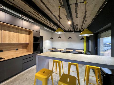 комерційна за адресою Велика Васильківська вул. (Червоноармійська), 55б