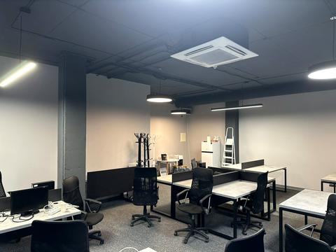 комерційна за адресою Товарна вул., 1