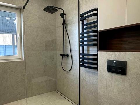 будинок за адресою Вишнева вул.