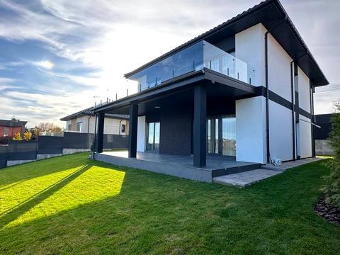 будинок за адресою Вишнева вул.