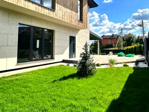 будинок за адресою Вишнева вул.