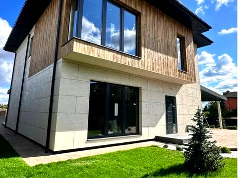 будинок за адресою Вишнева вул.