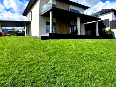 будинок за адресою Вишнева вул.