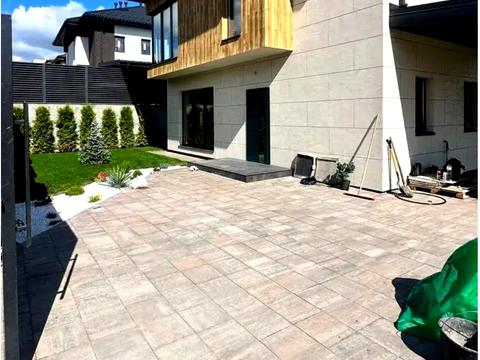 будинок за адресою Вишнева вул.