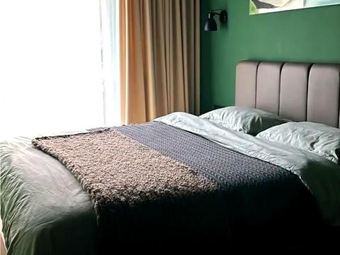 будинок за адресою Поезії вул. (Грибоєдова)