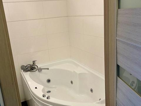 квартира за адресою Білогірська вул., 18