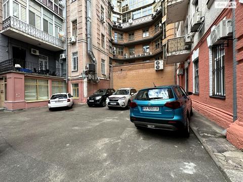 комерційна за адресою Володимирська вул., 81-Б