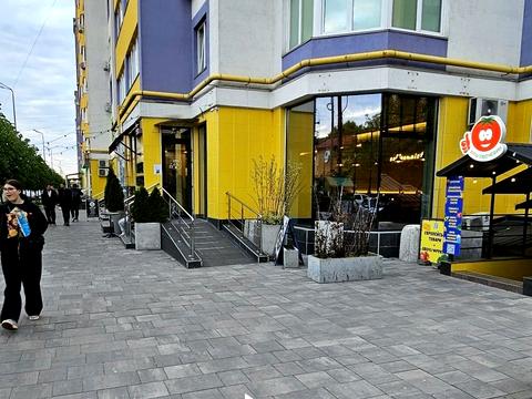 комерційна за адресою Яблунева вул., 13-Б