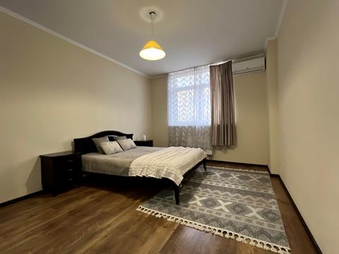 квартира за адресою Сім'ї Кульженків вул. (Петра Дегтяренка), 33