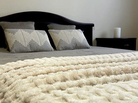 квартира за адресою Сім'ї Кульженків вул. (Петра Дегтяренка), 33