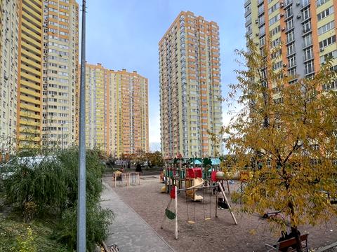 квартира за адресою Сім'ї Кульженків вул. (Петра Дегтяренка), 33