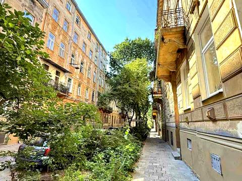 квартира за адресою Івана Верхратського вул., 3