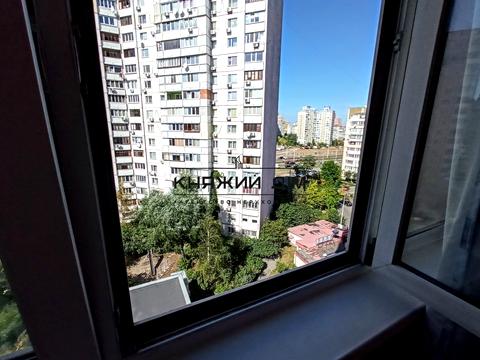 квартира за адресою Анни Ахматової вул., 13-А