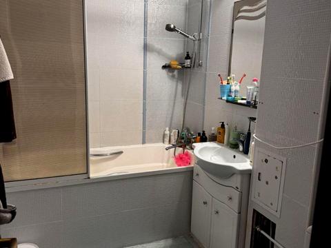 квартира по адресу Ревуцкого ул., 5