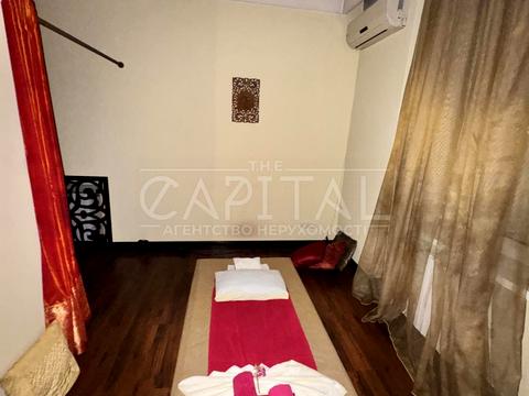 комерційна за адресою Микільсько-Слобідська вул., 2-В