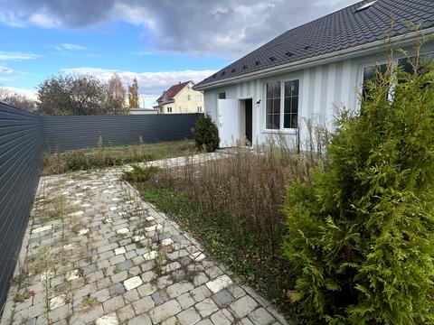 будинок за адресою Броварська