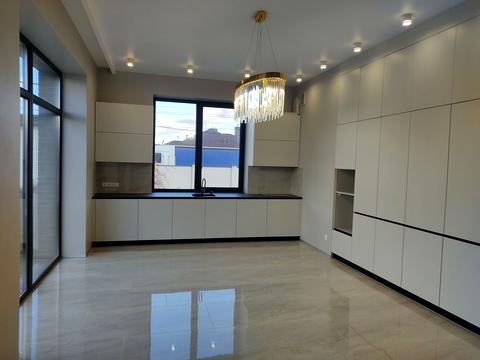 будинок за адресою Ньютона вул.