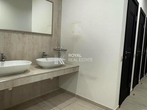 комерційна за адресою Лаврська вул. (Січневого Повстання), 16