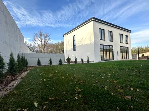 будинок за адресою Центральна вул.