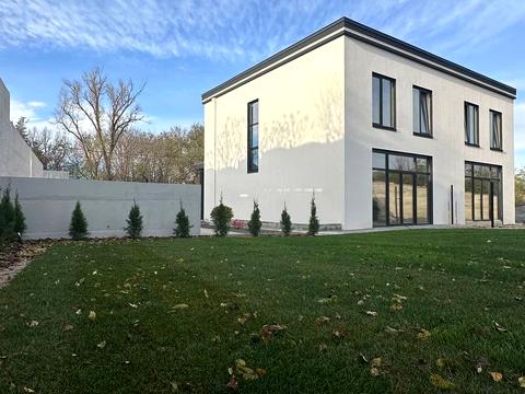 будинок за адресою Весняна вул.