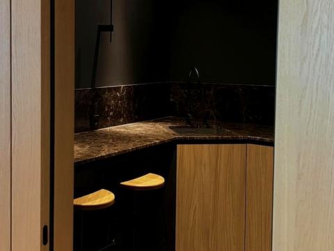 коммерческая по адресу Кловский спуск, 7