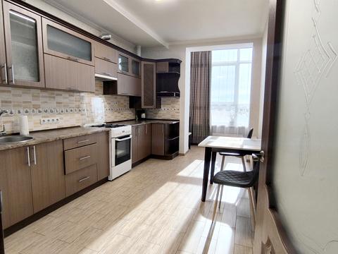 квартира за адресою Героїв Небесної Сотні просп., 18/2