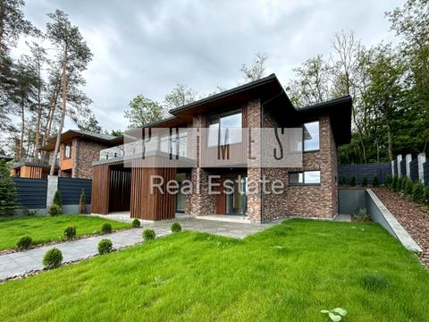 будинок за адресою Вишнева вул.